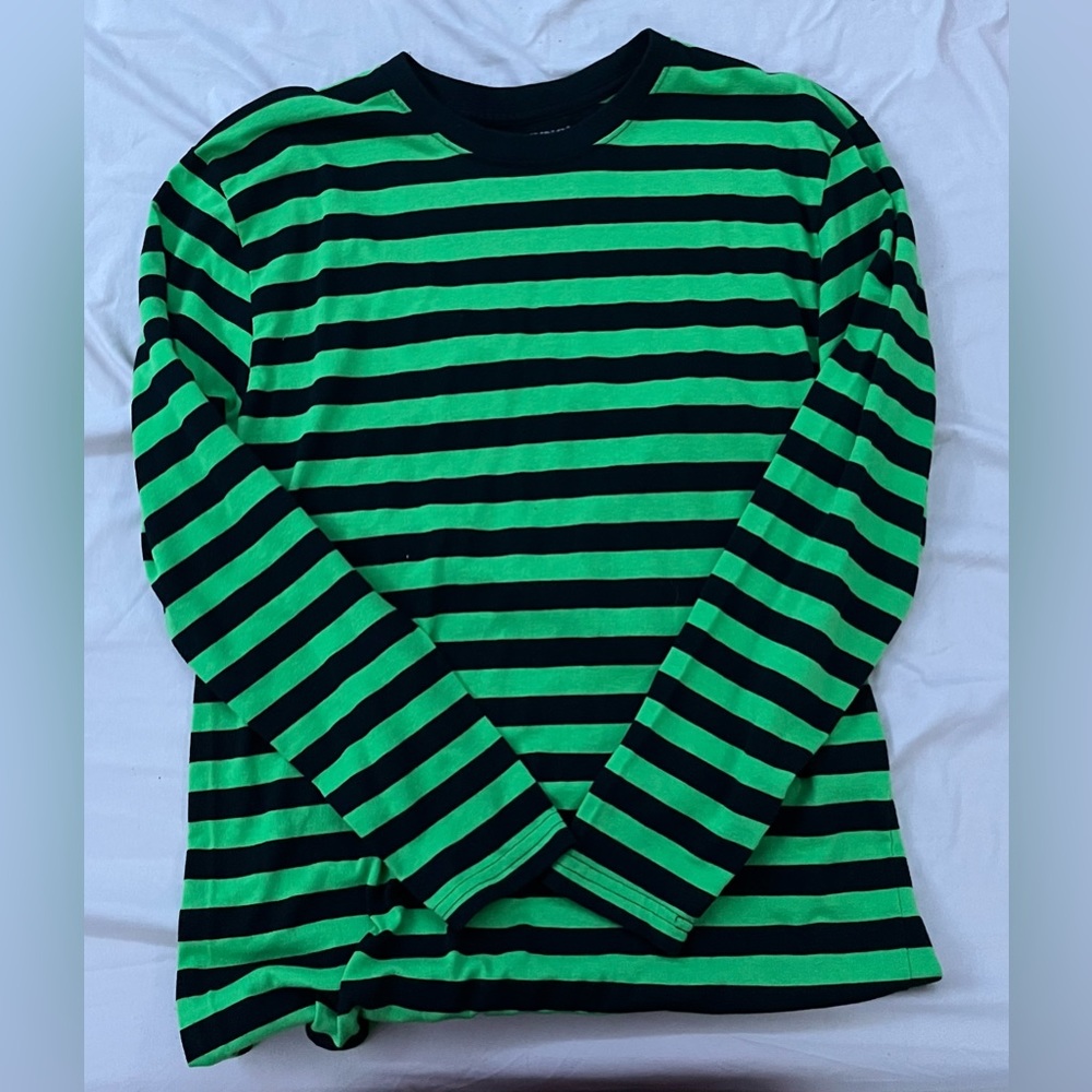 Hot topic, Long sleeve, green shirt!!